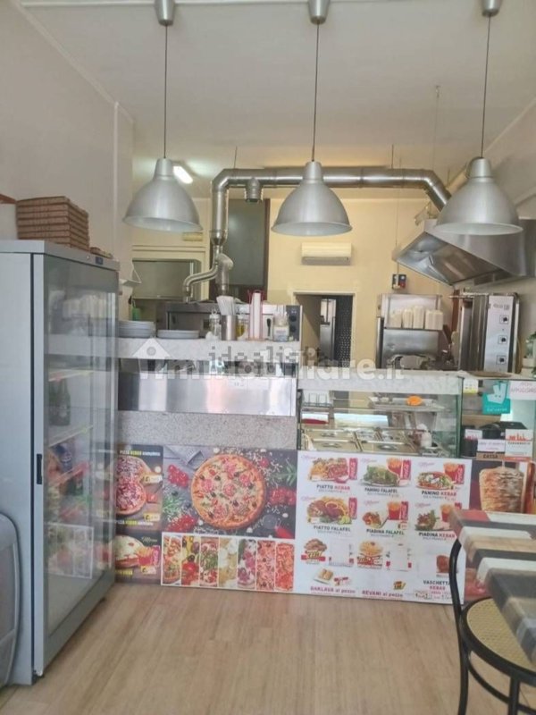 locale commerciale in vendita ad Alessandria in zona Villaggio Europa