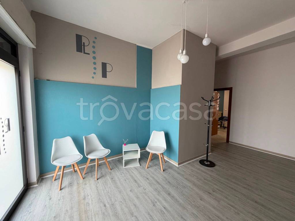 negozio in vendita ad Alessandria in zona Orti
