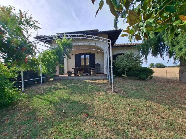 casa indipendente in vendita ad Alessandria in zona San Giuliano Vecchio