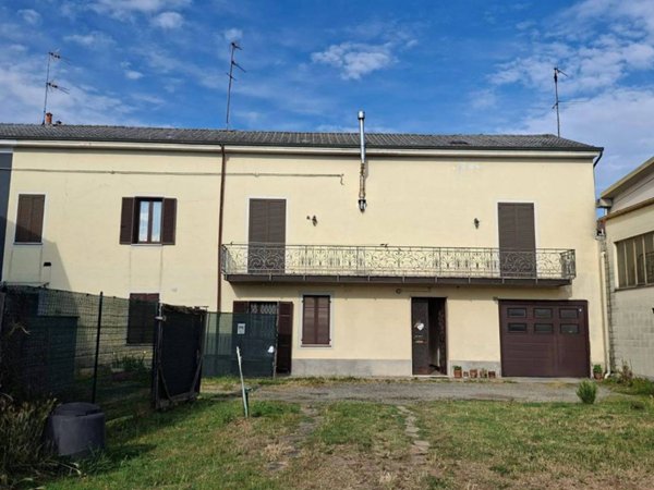 casa indipendente in vendita ad Alessandria in zona Litta Parodi