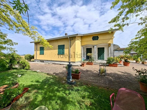 casa indipendente in vendita ad Alessandria in zona San Giuliano Vecchio