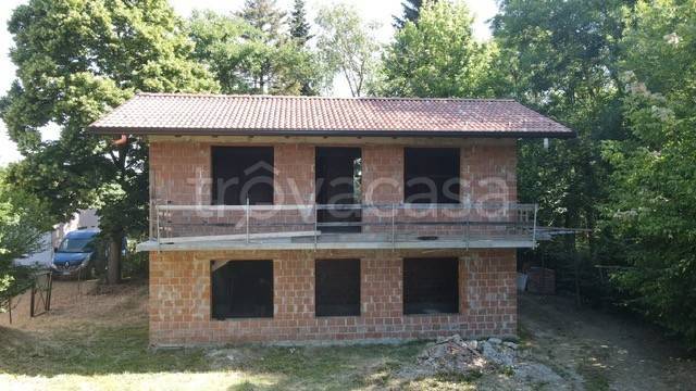 casa indipendente in vendita ad Alessandria in zona Casalbagliano