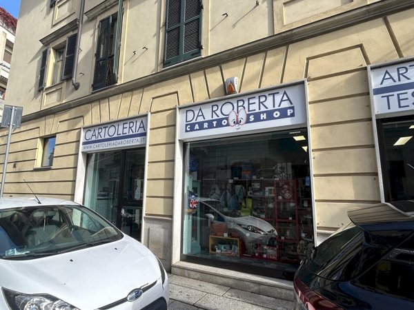 negozio in vendita ad Alessandria