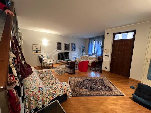 casa indipendente in vendita ad Alessandria in zona Orti