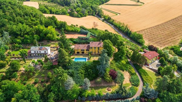 casa indipendente in vendita ad Alessandria in zona Centro Città