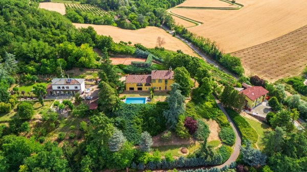 casa indipendente in vendita ad Alessandria in zona Centro Città