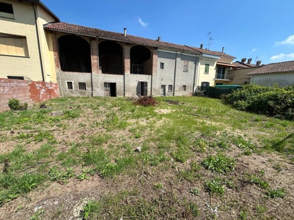 casa indipendente in vendita ad Alessandria in zona Villa del Foro