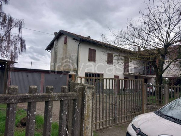 casa indipendente in vendita ad Alessandria in zona Molinetto