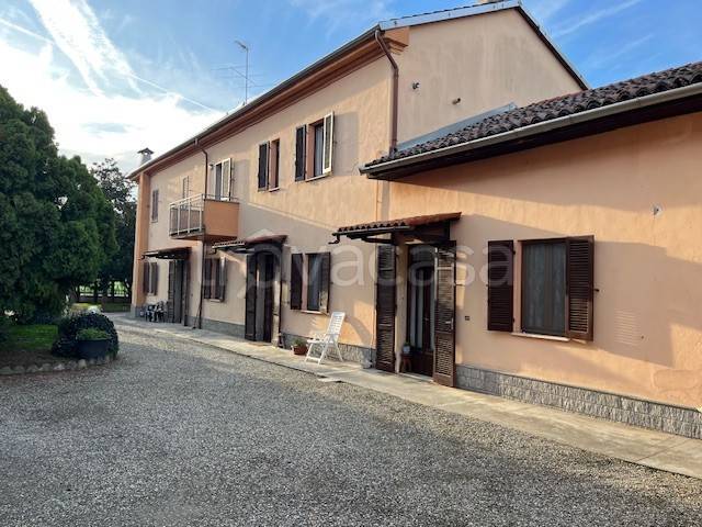 casa indipendente in vendita ad Alessandria in zona Spinetta Marengo