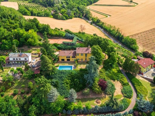 casa indipendente in vendita ad Alessandria in zona Centro Città