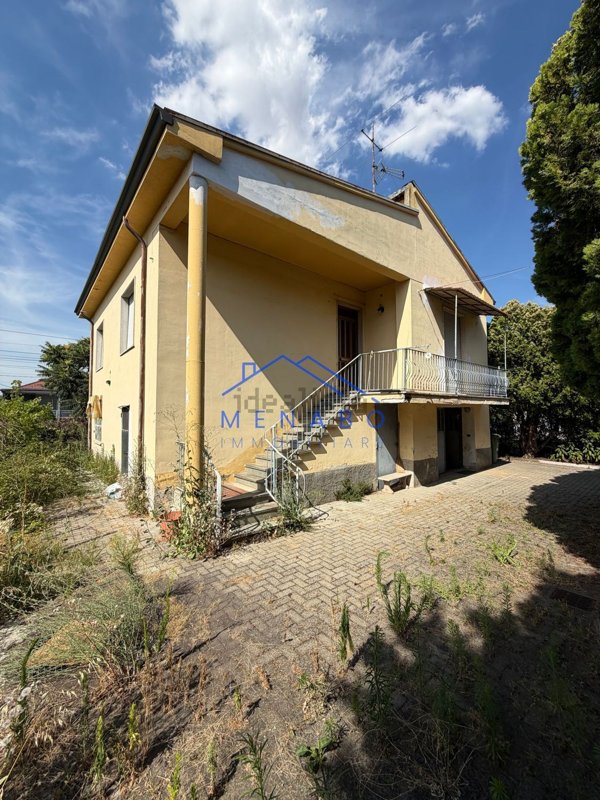 casa indipendente in vendita ad Alessandria in zona Spinetta Marengo