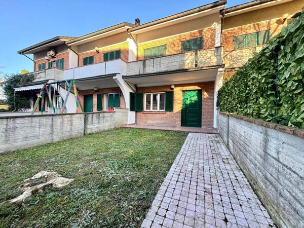 casa indipendente in vendita ad Alessandria in zona Cantalupo