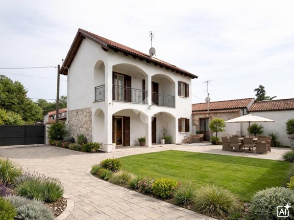 casa indipendente in vendita ad Alessandria in zona Rocca
