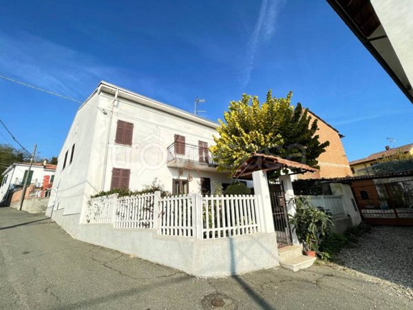 casa indipendente in vendita ad Alessandria in zona zona Pista