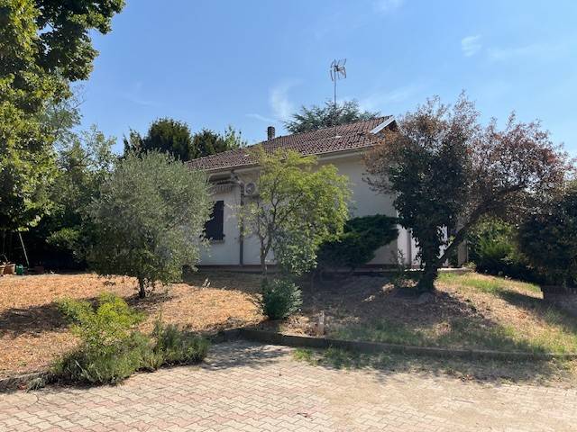 casa indipendente in vendita ad Alessandria in zona Valle San Bartolomeo