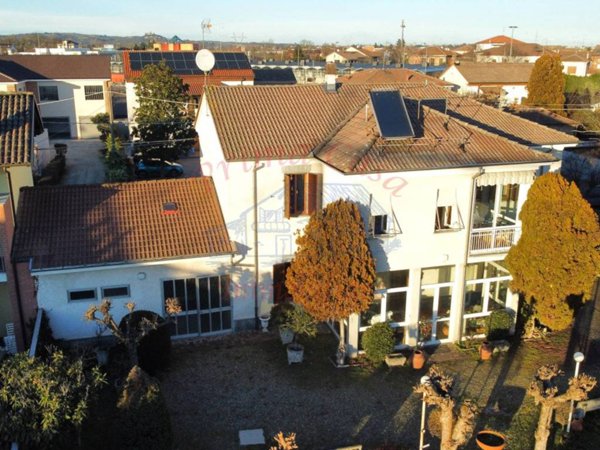 casa indipendente in vendita ad Alessandria in zona Spinetta Marengo