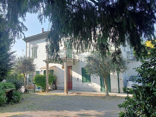 casa indipendente in vendita ad Alessandria in zona Castelceriolo