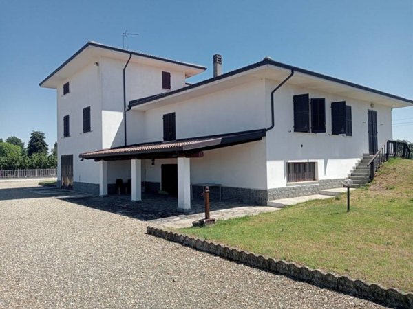 casa indipendente in vendita ad Alessandria in zona San Giuliano Nuovo