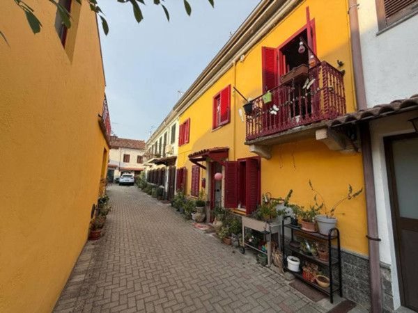 casa indipendente in vendita ad Alessandria in zona Orti