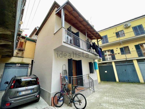 casa indipendente in vendita ad Alessandria in zona Borgo Rovereto