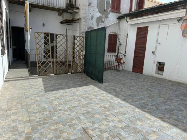 casa indipendente in vendita ad Alessandria in zona Borgo Rovereto