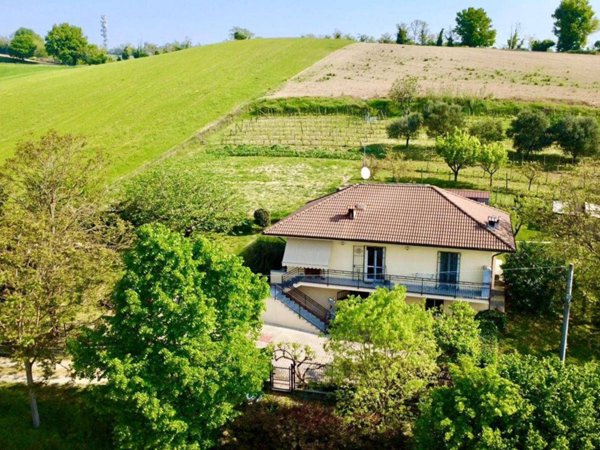 casa indipendente in vendita ad Alessandria in zona Valle San Bartolomeo