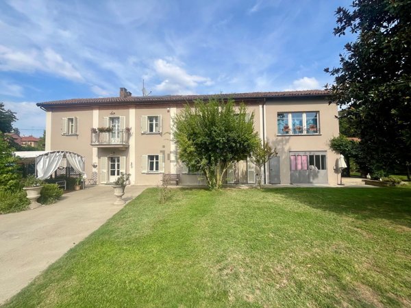 casa indipendente in vendita ad Alessandria in zona Valle San Bartolomeo