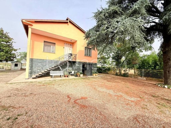 casa indipendente in vendita ad Alessandria in zona San Giuliano Nuovo