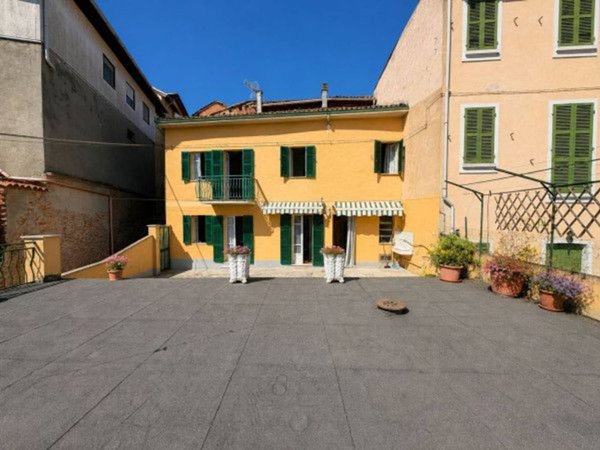 casa indipendente in vendita ad Alessandria in zona Piazza Matteotti