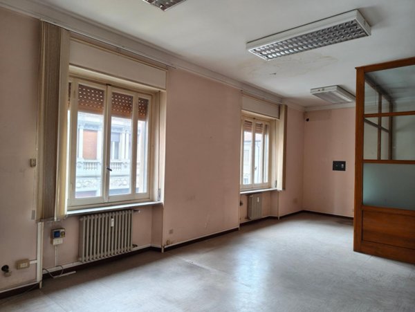ufficio in vendita ad Alessandria in zona zona Pista