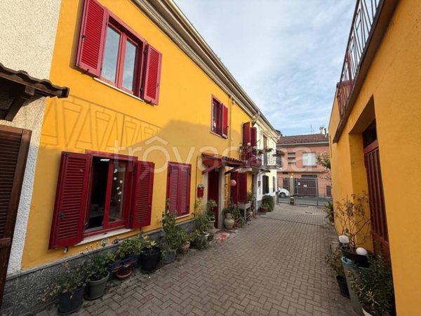 casa indipendente in vendita ad Alessandria in zona Orti
