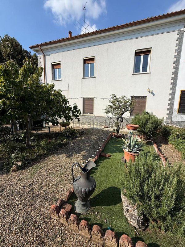 casa indipendente in vendita ad Alessandria in zona Spinetta Marengo