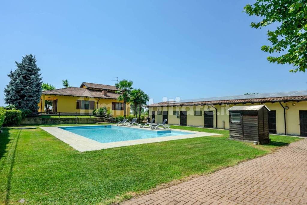 casa indipendente in vendita ad Alessandria in zona Spinetta Marengo