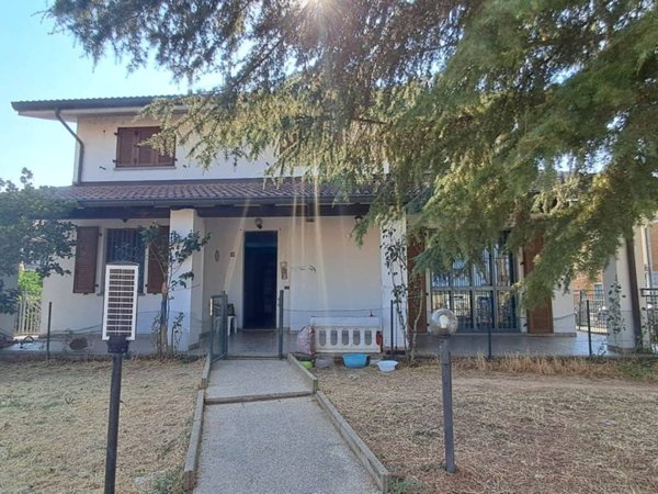 casa indipendente in vendita ad Alessandria in zona Spinetta Marengo