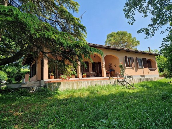 casa indipendente in vendita ad Alessandria in zona Valle San Bartolomeo