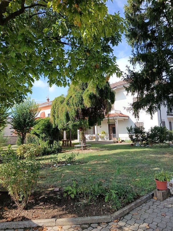 casa indipendente in vendita ad Alessandria in zona Spinetta Marengo