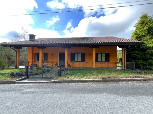 casa indipendente in vendita a Pralungo in zona Valle
