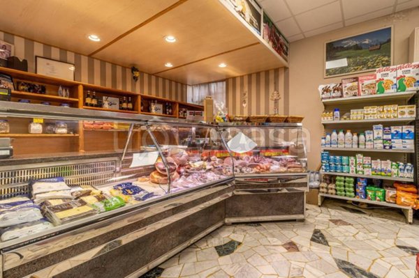 negozio in vendita a Pralungo