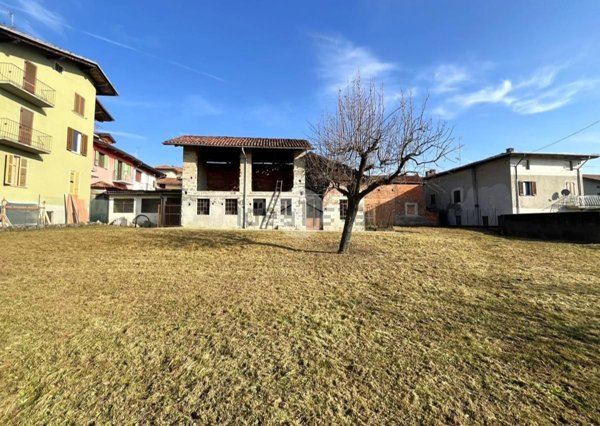 casale in vendita a Pralungo