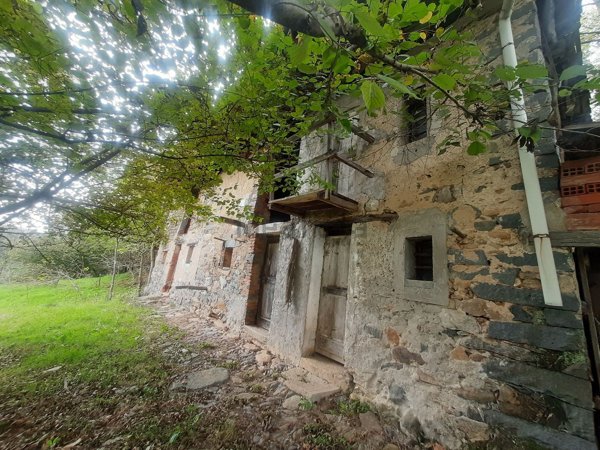 casale in vendita a Pralungo