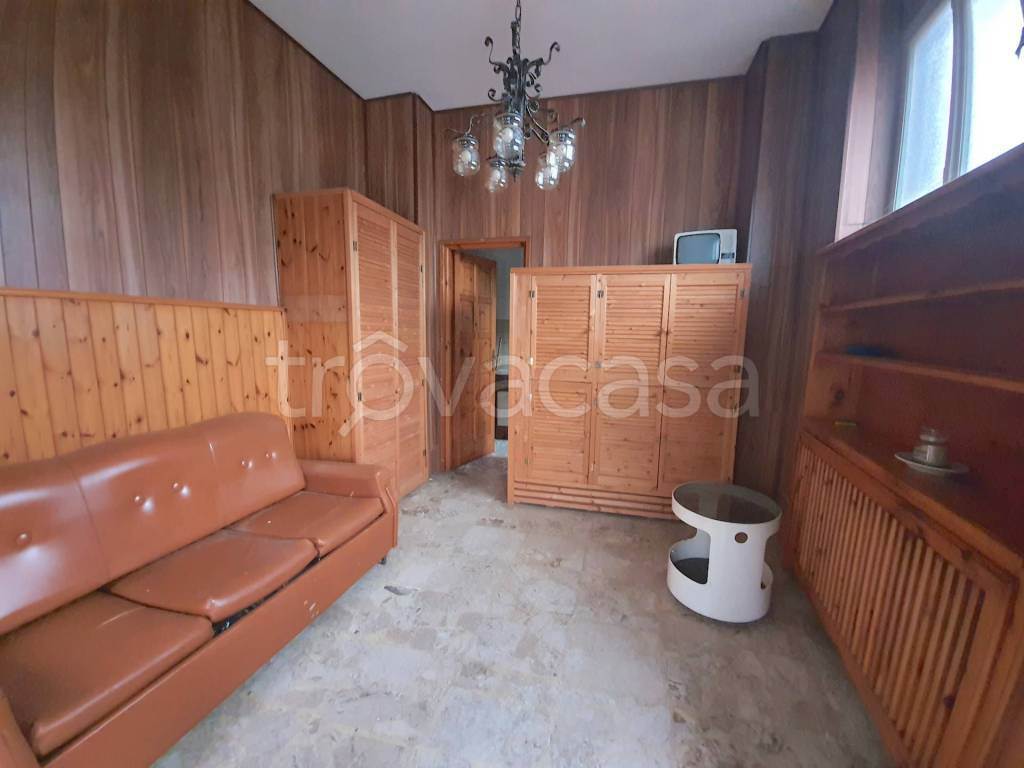 negozio in vendita a Pralungo