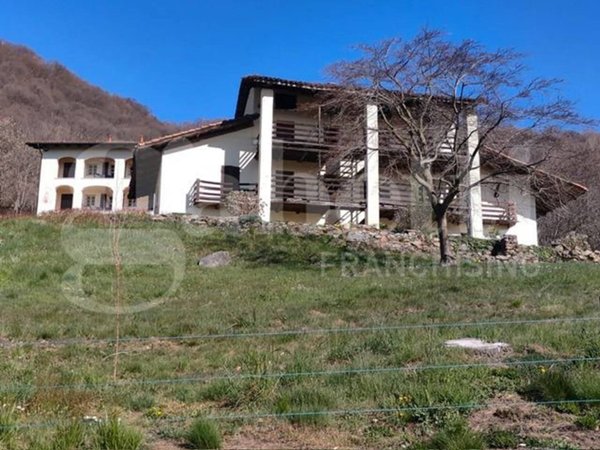 casale in vendita a Pralungo