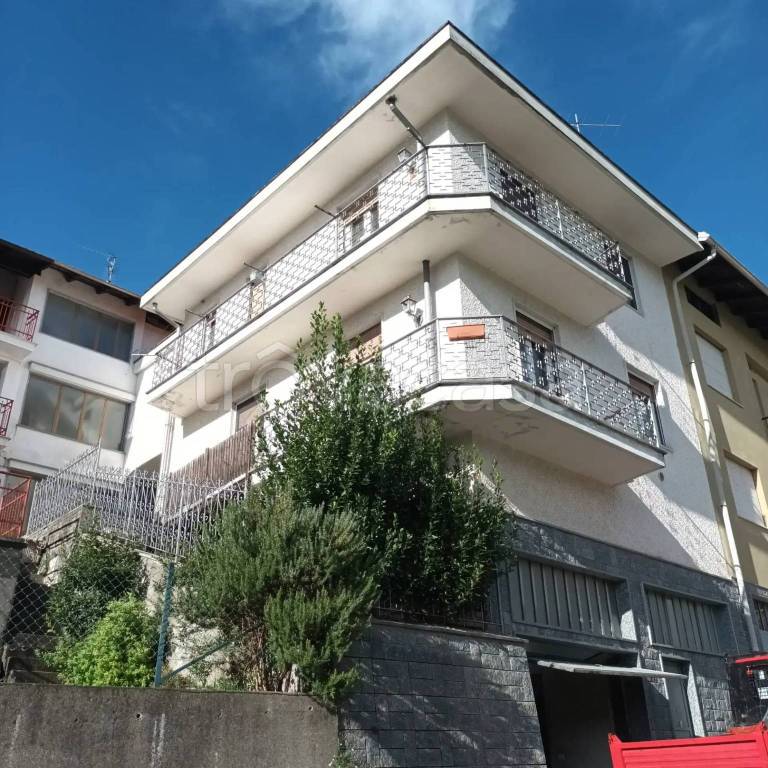 casa indipendente in vendita a Pray