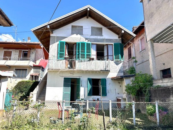 casa indipendente in vendita a Pray