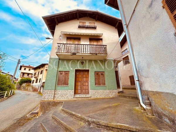 casa indipendente in vendita a Pray
