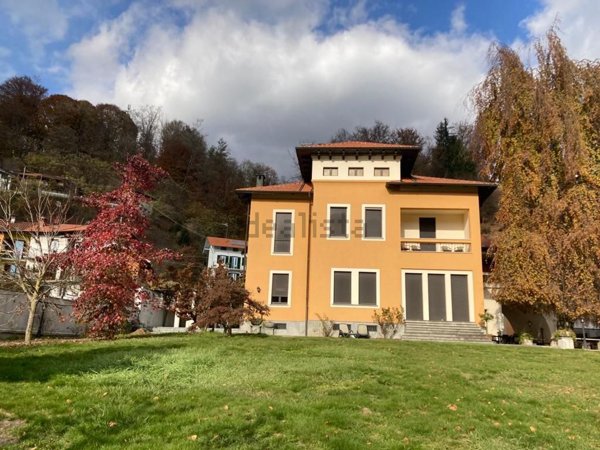 casa indipendente in vendita a Pray