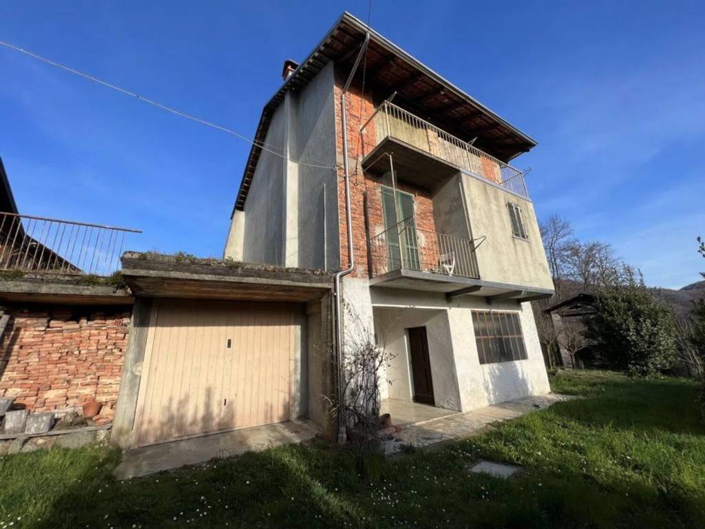 casa indipendente in vendita a Pray