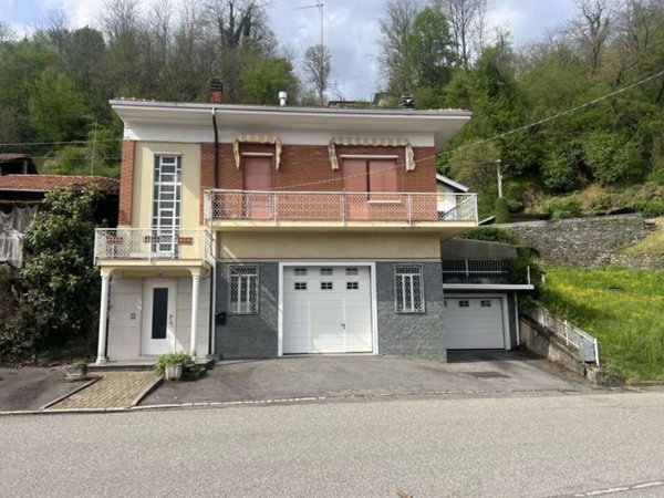 casa indipendente in vendita a Pray