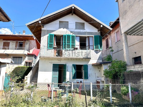 casa indipendente in vendita a Pray
