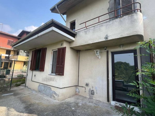 casa indipendente in vendita a Pray